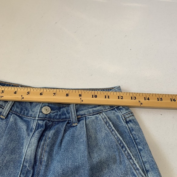 American Eagle Mom Short Woman 00 High‎ Rise Denim Blue Pleats Pockets  Beach - Picture 10 of 12